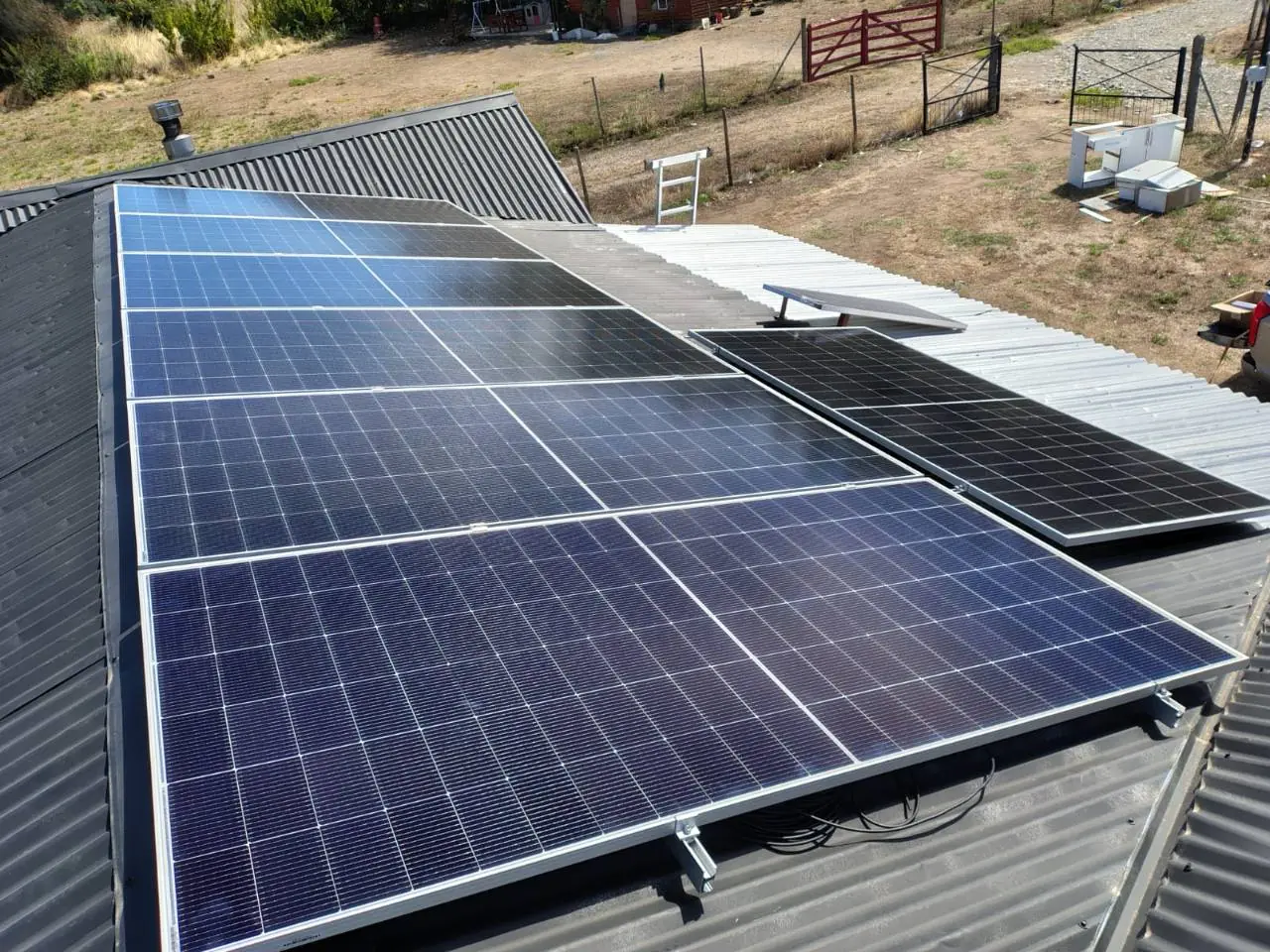 Paneles solares sobre techo en Nacimiento